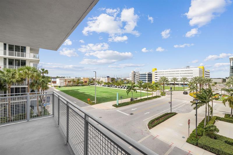 Image 10 of 40 For 120 Compass Way  338