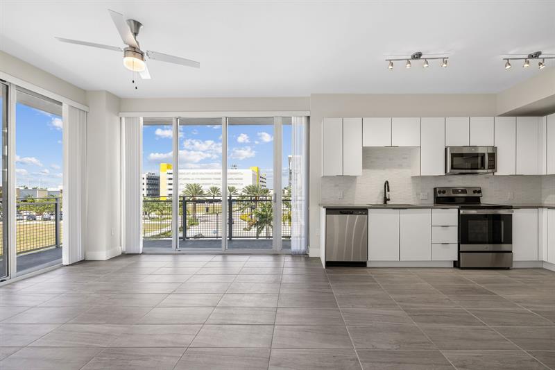 Image 7 of 40 For 120 Compass Way  338