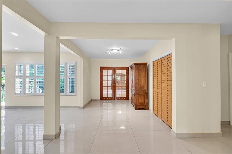 Image 15 of 52 For 1401 Red Rd  