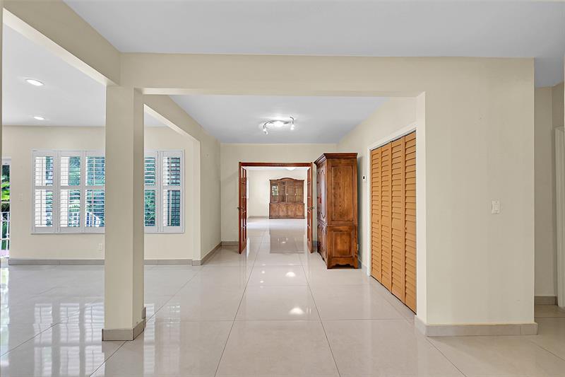 Image 16 of 52 For 1401 Red Rd  
