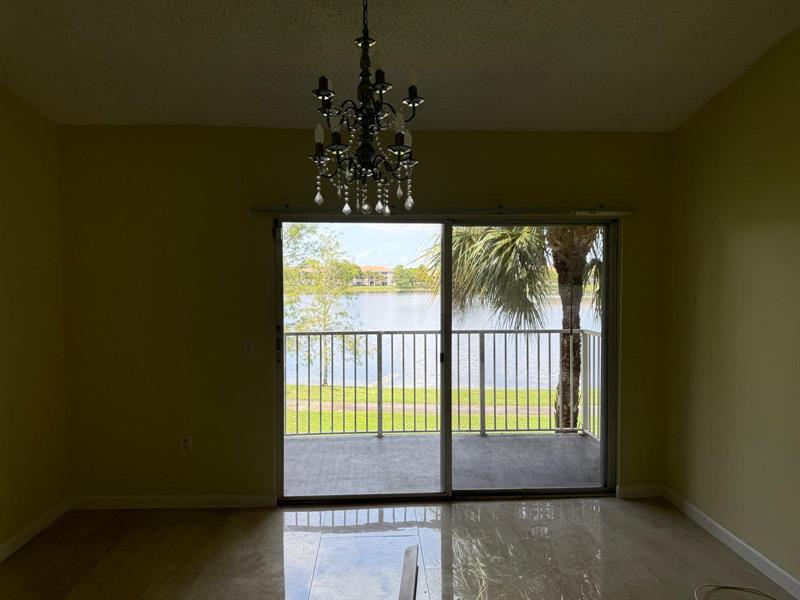 Image 10 of 34 For 5061 Wiles Rd  202