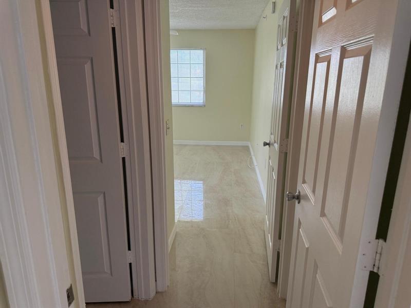 Image 28 of 34 For 5061 Wiles Rd  202