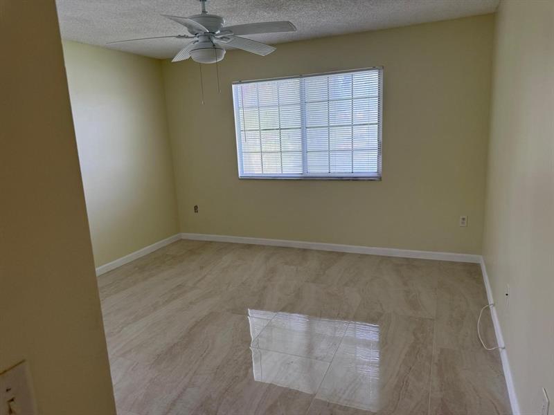 Image 31 of 34 For 5061 Wiles Rd  202