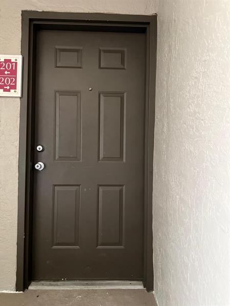 Image 5 of 34 For 5061 Wiles Rd  202