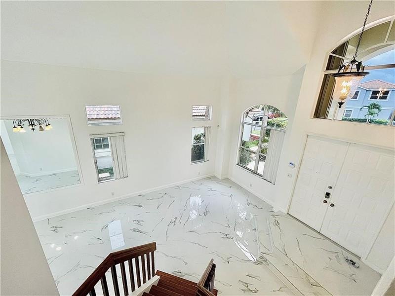 Image 6 of 18 For 11041 Harbour Springs Cir