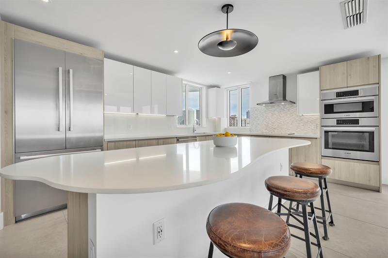 Image 8 of 46 For 612 Bayshore Dr  802