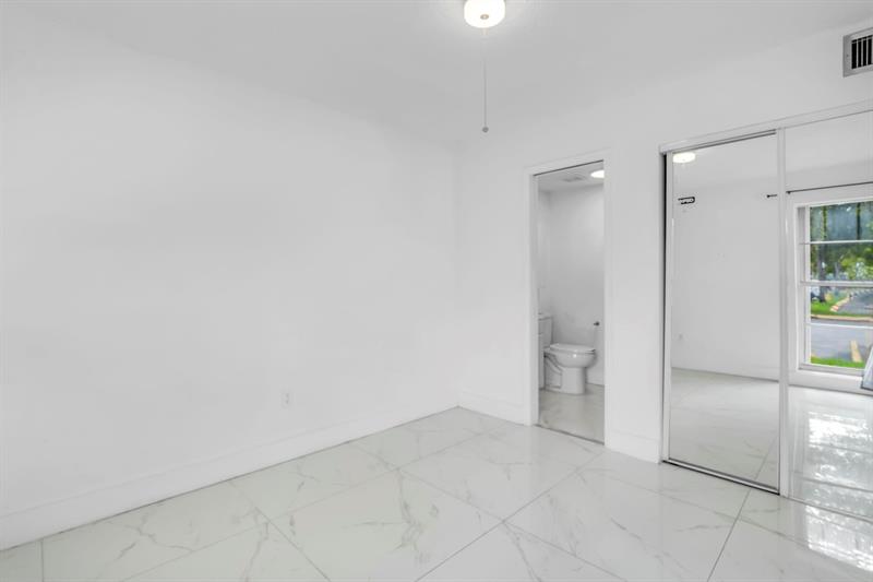 Image 17 of 31 For 4805 7th St  105-15
