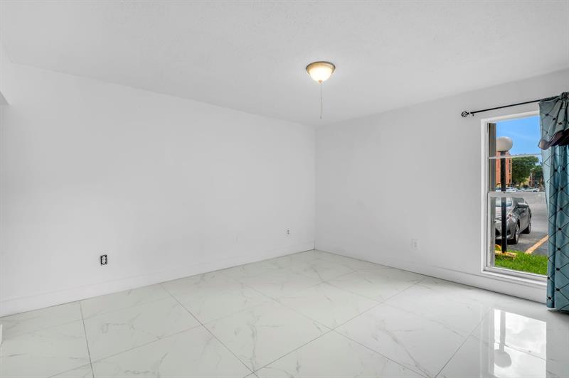Image 20 of 31 For 4805 7th St  105-15