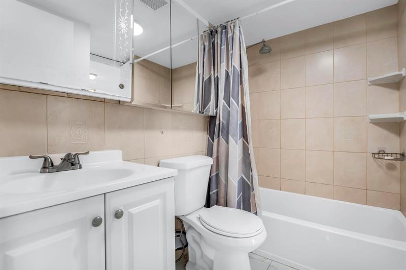 Image 22 of 31 For 4805 7th St  105-15