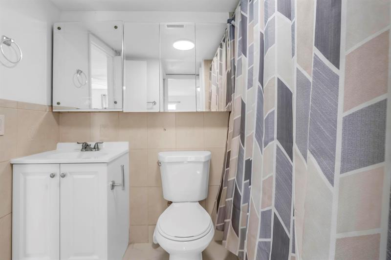 Image 23 of 31 For 4805 7th St  105-15