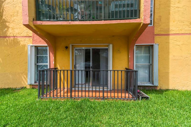 Image 30 of 31 For 4805 7th St  105-15
