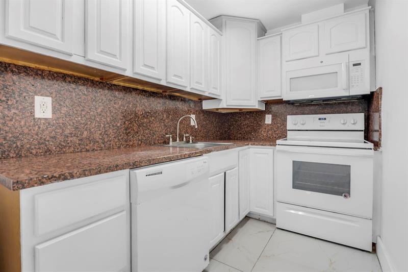 Image 7 of 31 For 4805 7th St  105-15
