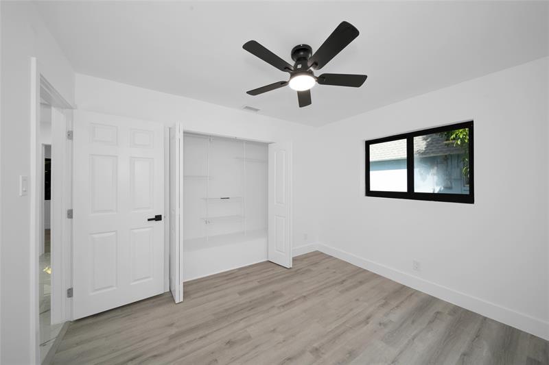 Image 14 of 39 For 7301 13th Ct