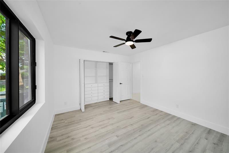 Image 16 of 39 For 7301 13th Ct
