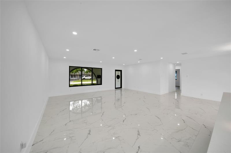 Image 19 of 39 For 7301 13th Ct