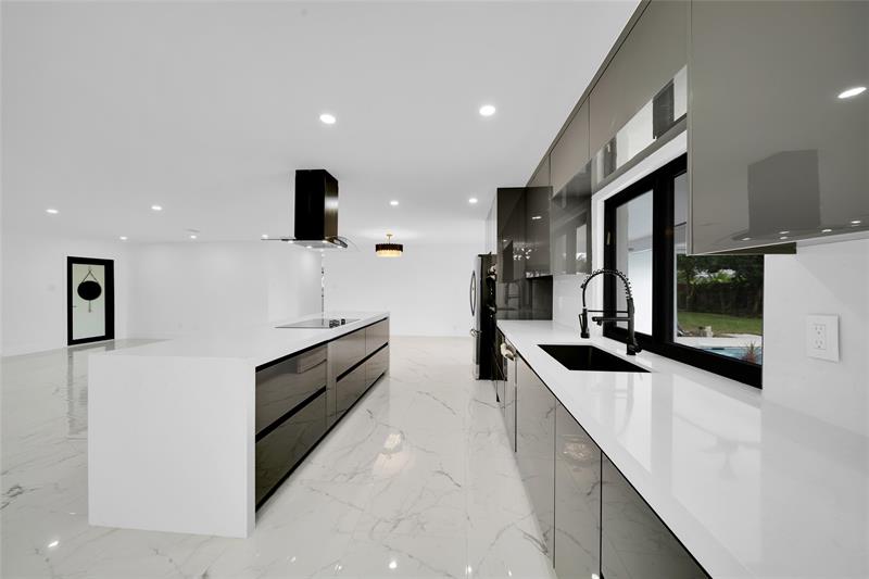 Image 21 of 39 For 7301 13th Ct