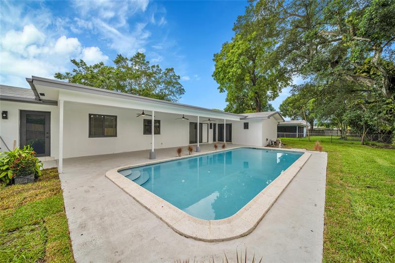 Image 29 of 39 For 7301 13th Ct