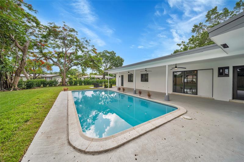 Image 30 of 39 For 7301 13th Ct
