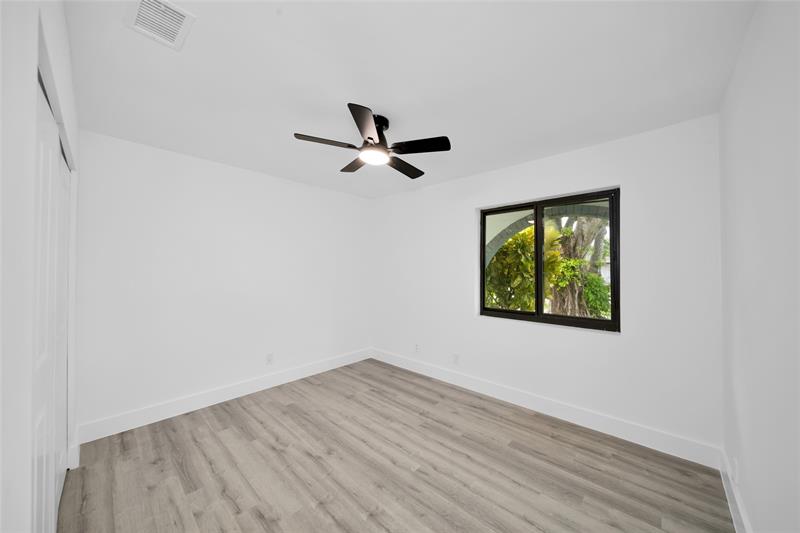 Image 7 of 39 For 7301 13th Ct
