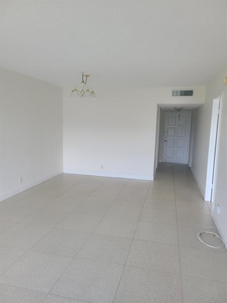 Image 5 of 12 For 2751 Palm Aire Dr  505