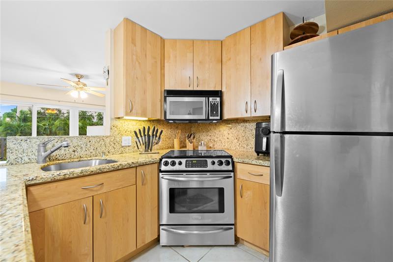 Image 13 of 35 For 95 Birch Rd  304