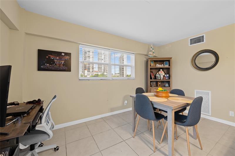 Image 7 of 35 For 95 Birch Rd  304
