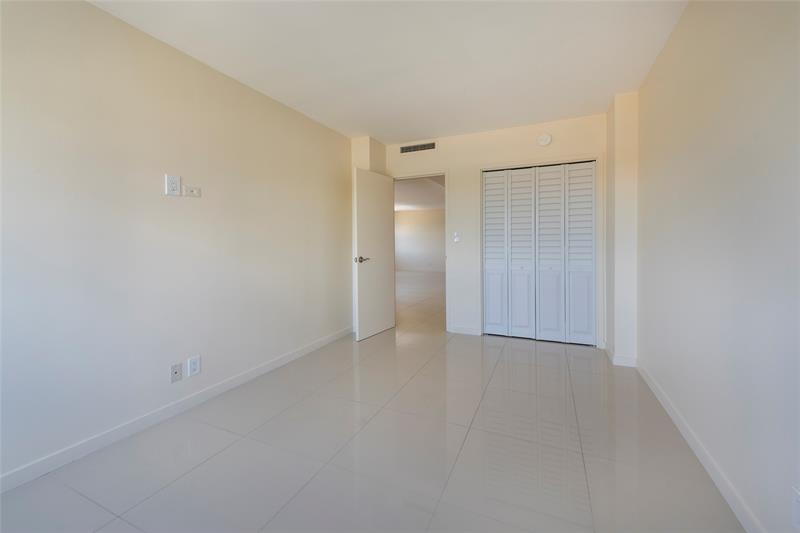 Image 13 of 28 For 2555 11th St  902