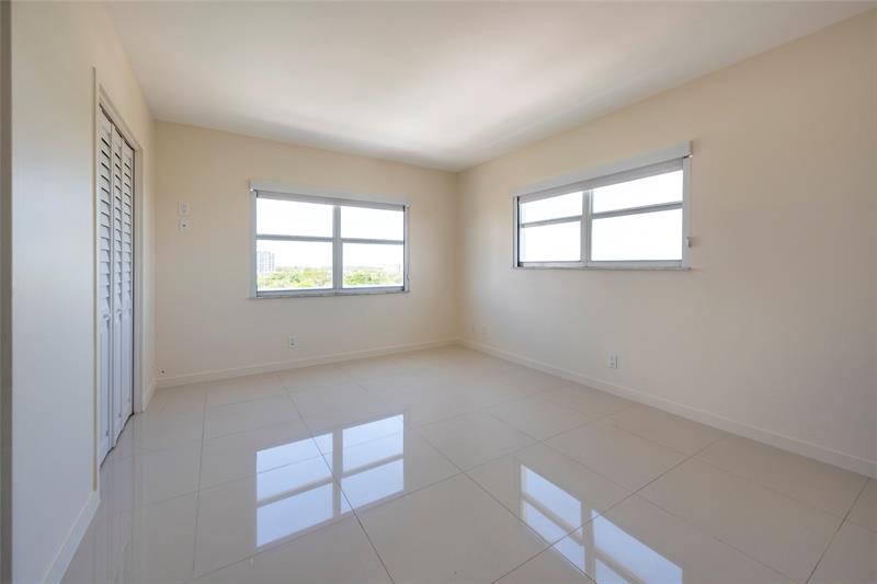Image 16 of 28 For 2555 11th St  902