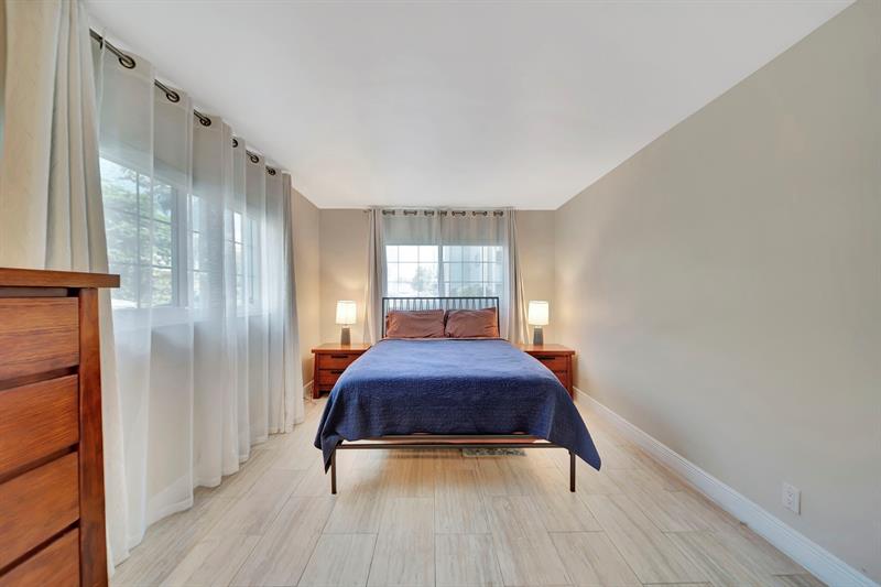 Image 10 of 36 For 3000 5th Ter  109-a