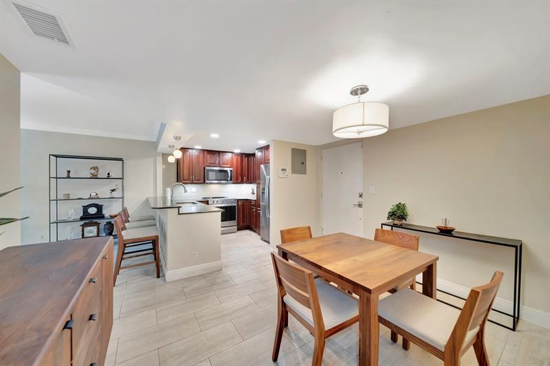 Image 24 of 36 For 3000 5th Ter  109-a