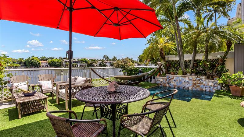 Image 27 of 66 For 21205 38th Ave  66