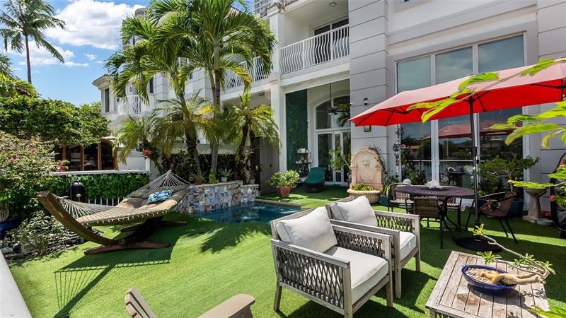 Image 31 of 66 For 21205 38th Ave  66