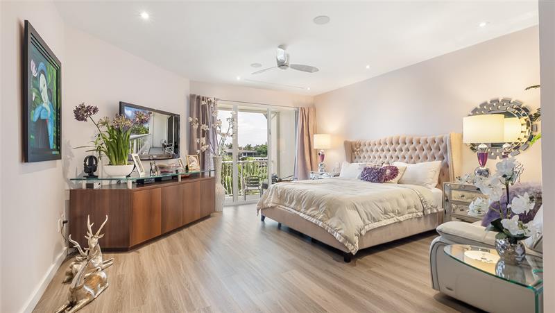 Image 32 of 66 For 21205 38th Ave  66