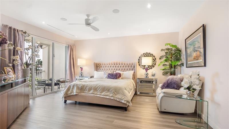 Image 33 of 66 For 21205 38th Ave  66