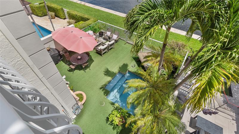 Image 36 of 66 For 21205 38th Ave  66