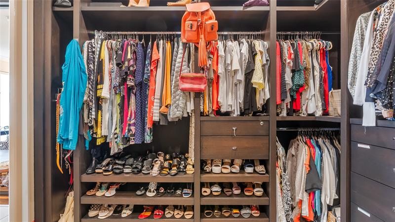 Image 41 of 66 For 21205 38th Ave  66