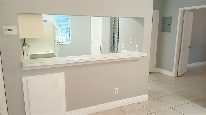 Image 14 of 18 For 922 Coral Club Dr  922