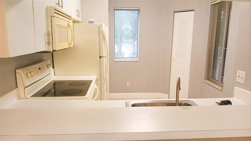 Image 16 of 18 For 922 Coral Club Dr  922