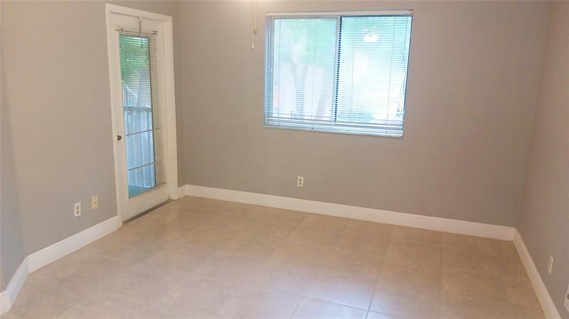 Image 18 of 18 For 922 Coral Club Dr  922