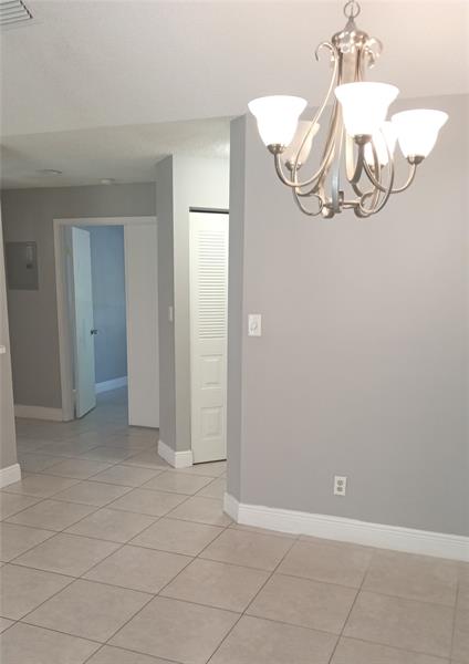 Image 9 of 18 For 922 Coral Club Dr  922