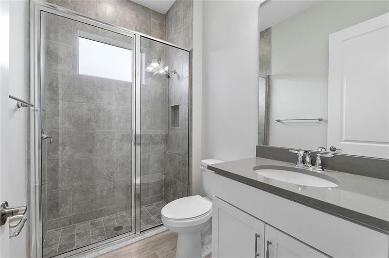 Image 14 of 55 For 5217 Liberty Ln