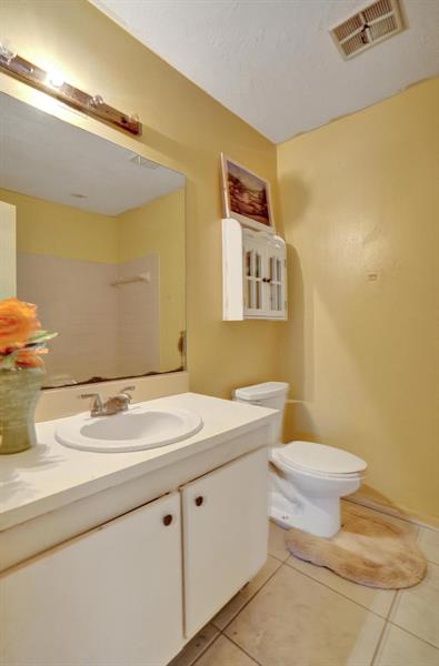Image 19 of 48 For 251 Hemingway Cir  251