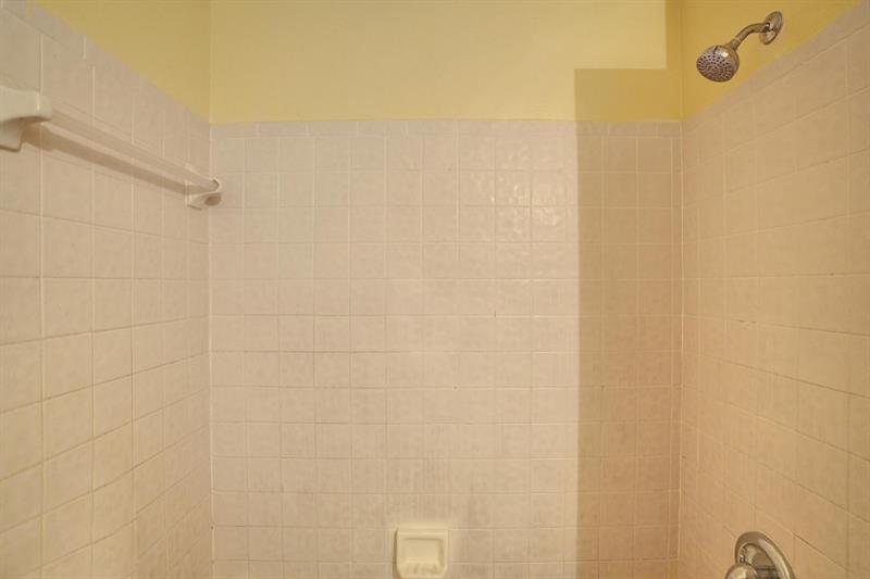 Image 21 of 48 For 251 Hemingway Cir  251