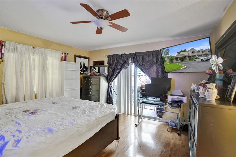 Image 22 of 48 For 251 Hemingway Cir  251