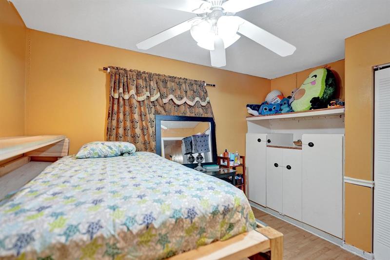 Image 30 of 48 For 251 Hemingway Cir  251