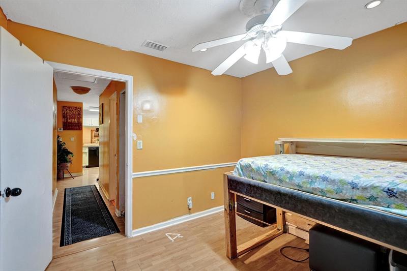 Image 31 of 48 For 251 Hemingway Cir  251