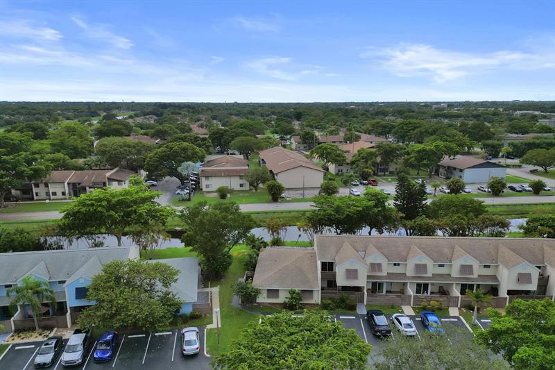 Image 38 of 48 For 251 Hemingway Cir  251