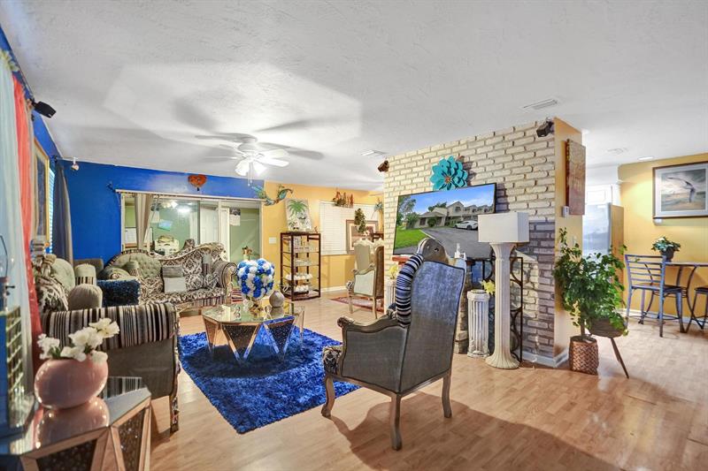 Image 4 of 48 For 251 Hemingway Cir  251