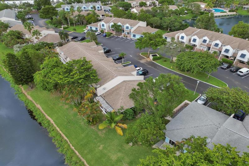 Image 41 of 48 For 251 Hemingway Cir  251