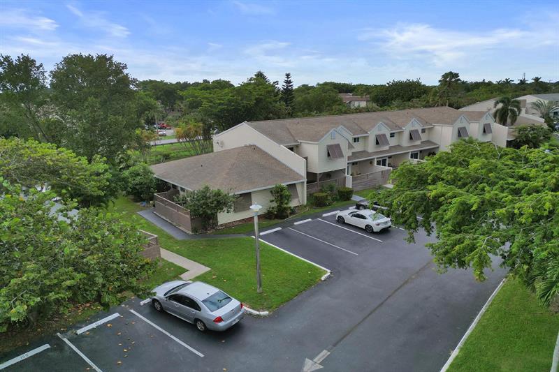 Image 42 of 48 For 251 Hemingway Cir  251